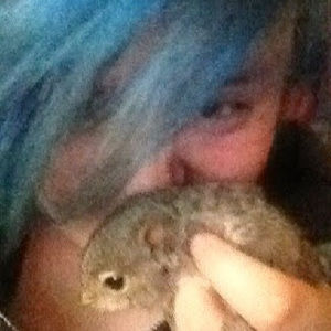 Meet your Posher, Caitlin